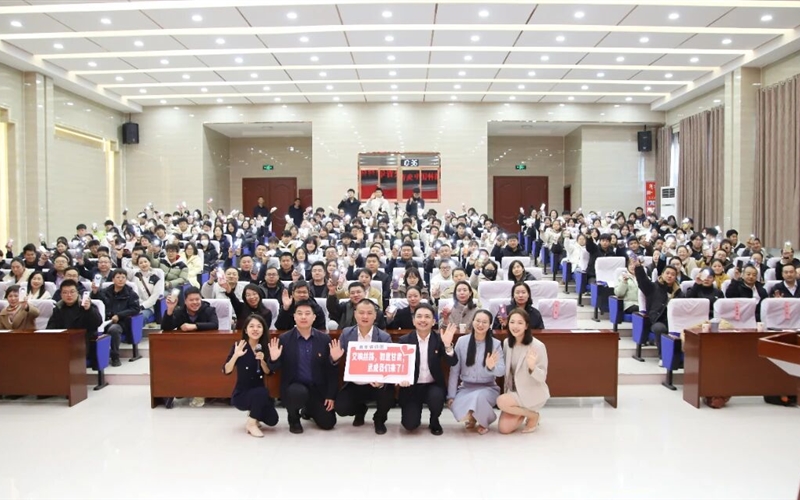 黨的二十屆四中全會精神團(tuán)中央青年講師團(tuán)示范宣講報(bào)告會在武威職業(yè)技術(shù)大學(xué)成功舉辦